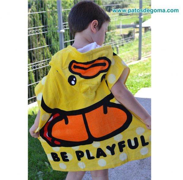 poncho infantil con capucha patito parte de atras